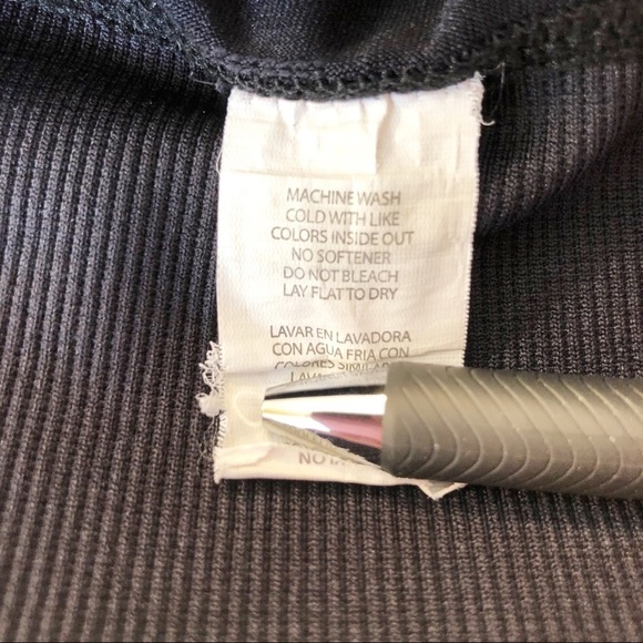 Fabletics Mesh Knee Crop Black Leggings - Medium - Picture 7 of 14